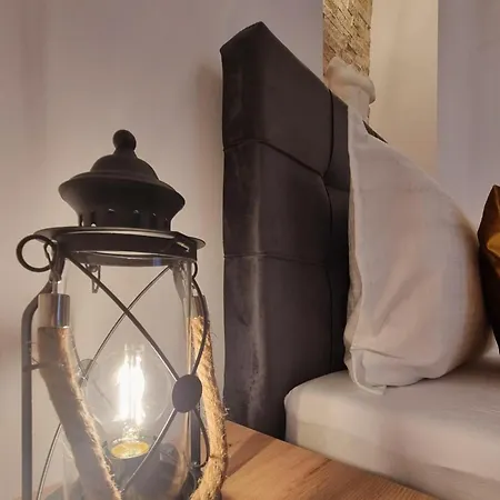 Apartament House Seven *