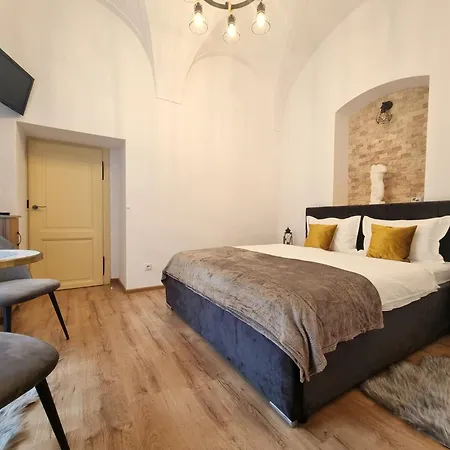 House Seven Apartment